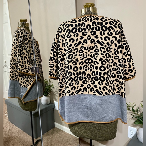 NWOT Anthropologie THML Leopard Print Knit Poncho Sweater Cape Boho Indie Size S - Picture 3 of 9